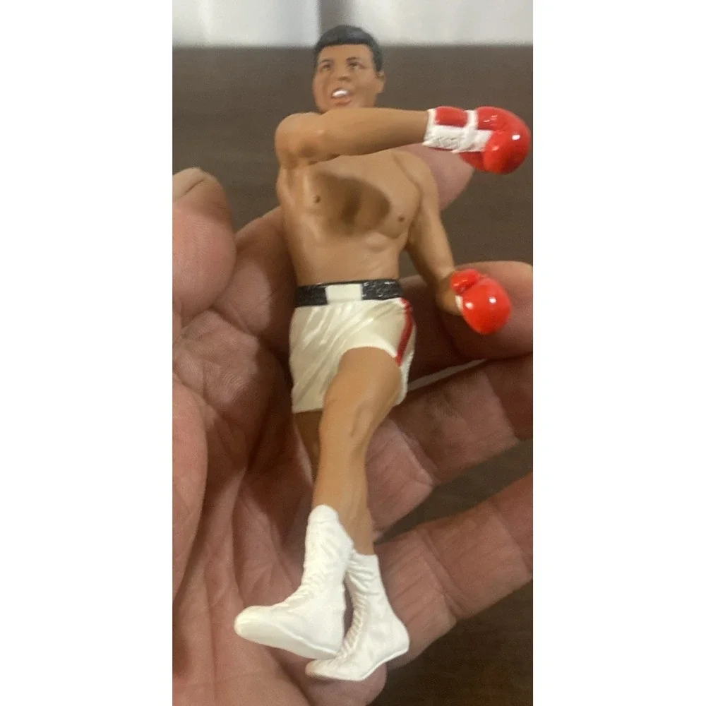 Hallmark Keepsake Muhammad Ali‎ Christmas Ornament 1999